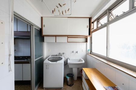 Apartamento à venda com 186m², 4 quartos e 2 vagas Apartamento à venda com 186m², 4 quartos e 2 vagasLavanderia