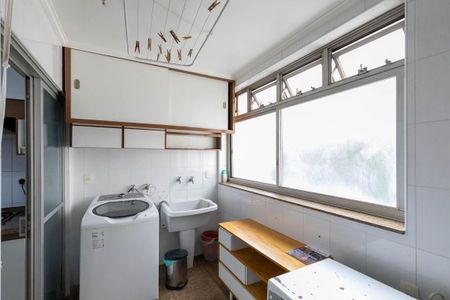 Apartamento à venda com 186m², 4 quartos e 2 vagas Apartamento à venda com 186m², 4 quartos e 2 vagasLavanderia