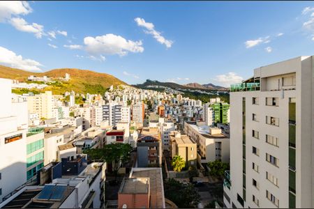 Apartamento à venda com 122m², 3 quartos e 3 vagas Apartamento à venda com 122m², 3 quartos e 3 vagasVista