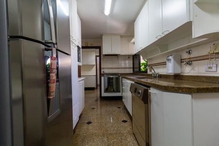 Apartamento para alugar com 176m², 3 quartos e 3 vagas Apartamento para alugar com 176m², 3 quartos e 3 vagasCozinha