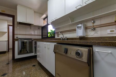 Apartamento para alugar com 176m², 3 quartos e 3 vagas Apartamento para alugar com 176m², 3 quartos e 3 vagasCozinha