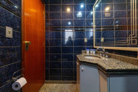Apartamento para alugar com 176m², 3 quartos e 3 vagas Apartamento para alugar com 176m², 3 quartos e 3 vagasBanheiro da Suíte 1
