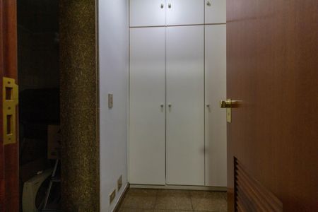Apartamento para alugar com 176m², 3 quartos e 3 vagas Apartamento para alugar com 176m², 3 quartos e 3 vagasÁrea de Serviço