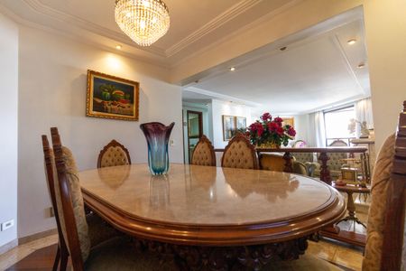 Apartamento para alugar com 176m², 3 quartos e 3 vagas Apartamento para alugar com 176m², 3 quartos e 3 vagasSala de Jantar