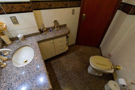 Apartamento para alugar com 176m², 3 quartos e 3 vagas Apartamento para alugar com 176m², 3 quartos e 3 vagasBanheiro da Suíte 2