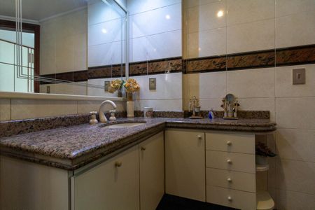 Apartamento para alugar com 176m², 3 quartos e 3 vagas Apartamento para alugar com 176m², 3 quartos e 3 vagasBanheiro da Suíte 2