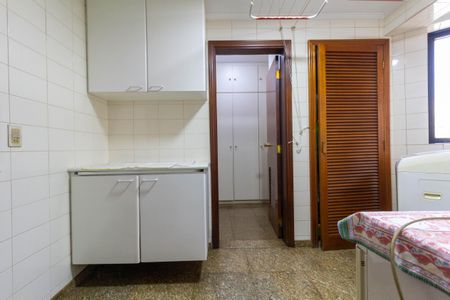 Apartamento para alugar com 176m², 3 quartos e 3 vagas Apartamento para alugar com 176m², 3 quartos e 3 vagasÁrea de Serviço