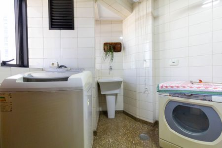 Apartamento para alugar com 176m², 3 quartos e 3 vagas Apartamento para alugar com 176m², 3 quartos e 3 vagasÁrea de Serviço