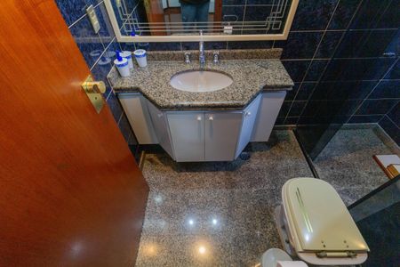 Apartamento para alugar com 176m², 3 quartos e 3 vagas Apartamento para alugar com 176m², 3 quartos e 3 vagasBanheiro da Suíte 1