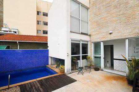Casa à venda com 332m², 3 quartos e 2 vagas Casa à venda com 332m², 3 quartos e 2 vagasQuintal e Piscina