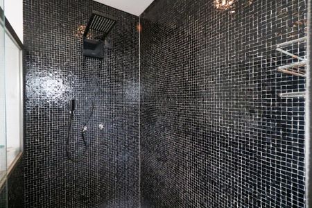 Casa à venda com 332m², 3 quartos e 2 vagas Casa à venda com 332m², 3 quartos e 2 vagasBanheiro da Suíte