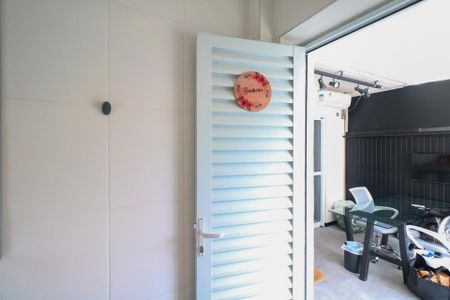 Casa à venda com 332m², 3 quartos e 2 vagas Casa à venda com 332m², 3 quartos e 2 vagasLavabo 1