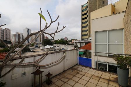 Casa à venda com 332m², 3 quartos e 2 vagas Casa à venda com 332m², 3 quartos e 2 vagasTerraço