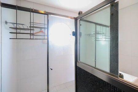 Casa à venda com 332m², 3 quartos e 2 vagas Casa à venda com 332m², 3 quartos e 2 vagasBanheiro da Suíte