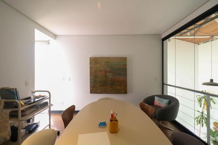 Casa à venda com 332m², 3 quartos e 2 vagas Casa à venda com 332m², 3 quartos e 2 vagasAmbiente Piso Superior