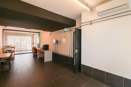 Casa à venda com 332m², 3 quartos e 2 vagas Casa à venda com 332m², 3 quartos e 2 vagasGaragem