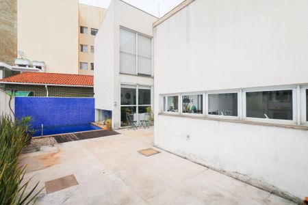 Casa à venda com 332m², 3 quartos e 2 vagas Casa à venda com 332m², 3 quartos e 2 vagasQuintal e Piscina