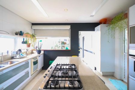 Casa à venda com 332m², 3 quartos e 2 vagas Casa à venda com 332m², 3 quartos e 2 vagas Cozinha