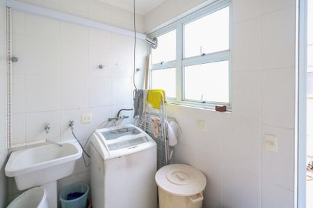 Casa à venda com 332m², 3 quartos e 2 vagas Casa à venda com 332m², 3 quartos e 2 vagasÁrea de Serviço