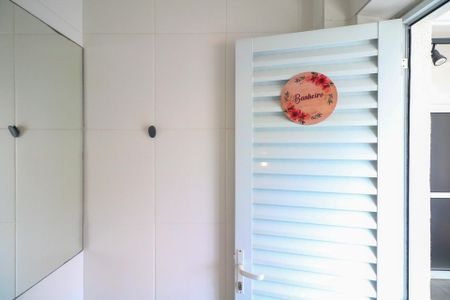 Casa à venda com 332m², 3 quartos e 2 vagas Casa à venda com 332m², 3 quartos e 2 vagasLavabo 1