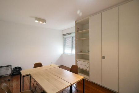 Casa à venda com 332m², 3 quartos e 2 vagas Casa à venda com 332m², 3 quartos e 2 vagasQuarto 1