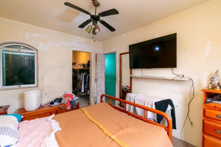 Casa à venda com 325m², 4 quartos e 3 vagasSuíte