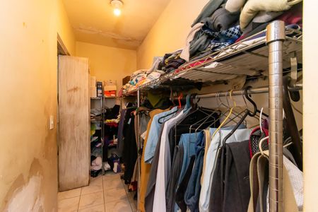 Casa à venda com 325m², 4 quartos e 3 vagasCloset da Suíte