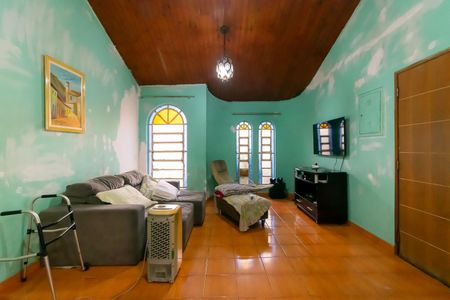 Casa à venda com 325m², 4 quartos e 3 vagasSala