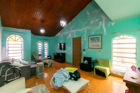 Casa à venda com 325m², 4 quartos e 3 vagasSala