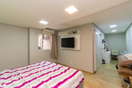 Casa à venda com 325m², 4 quartos e 3 vagasCasa 2 - Quarto 1