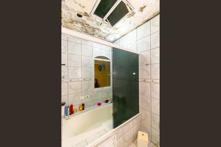 Casa à venda com 325m², 4 quartos e 3 vagasBanheiro da Suíte 1