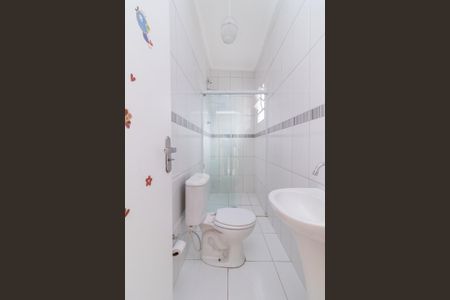 Casa à venda com 100m², 2 quartos e 2 vagasBanheiro da Suíte 1