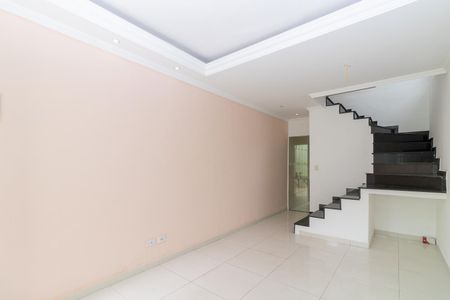 Casa à venda com 100m², 2 quartos e 2 vagasSala