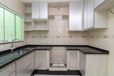 Casa à venda com 100m², 2 quartos e 2 vagasCozinha