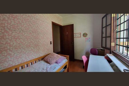 Casa à venda com 189m², 3 quartos e 2 vagasQuarto 2