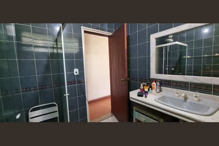 Casa à venda com 189m², 3 quartos e 2 vagasBanheiro 1