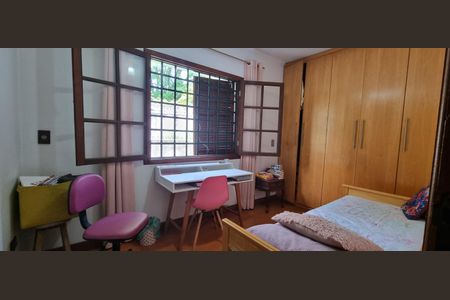 Casa à venda com 189m², 3 quartos e 2 vagasQuarto 2