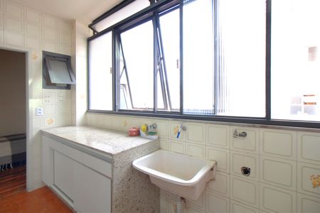 Apartamento à venda com 125m², 3 quartos e 1 vagaÁrea de Serviço