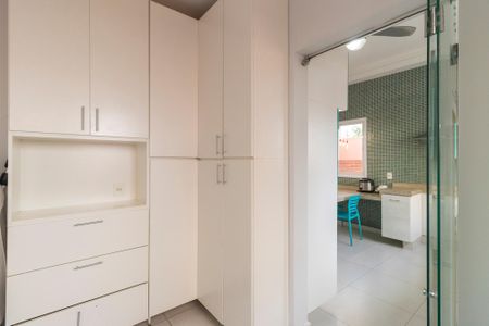 Casa de condomínio para alugar com 234m², 3 quartos e 4 vagasÁrea de serviço