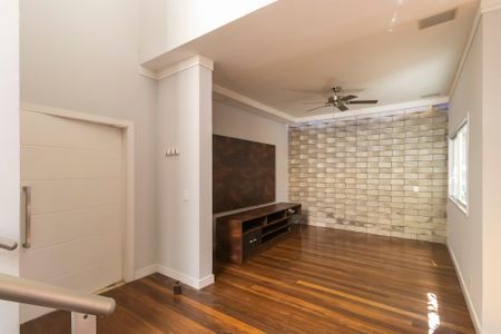 Casa de condomínio para alugar com 234m², 3 quartos e 4 vagasSala