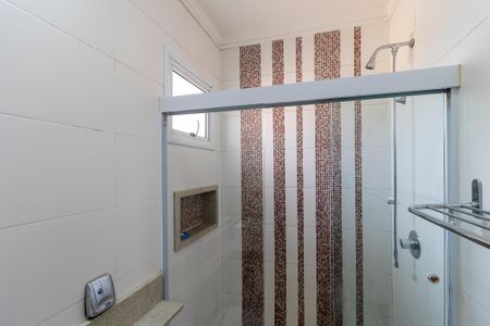 Casa de condomínio para alugar com 234m², 3 quartos e 4 vagasBanheiro da suíte 2