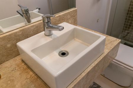 Casa de condomínio para alugar com 234m², 3 quartos e 4 vagasBanheiro da suíte 3