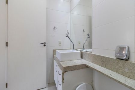Casa de condomínio para alugar com 234m², 3 quartos e 4 vagasBanheiro da suíte 2