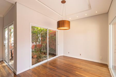 Casa de condomínio para alugar com 234m², 3 quartos e 4 vagasSala de jantar