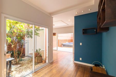 Casa de condomínio para alugar com 234m², 3 quartos e 4 vagasSala