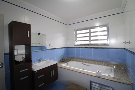 Casa à venda com 276m², 3 quartos e 2 vagasBanheiro do Quarto 1