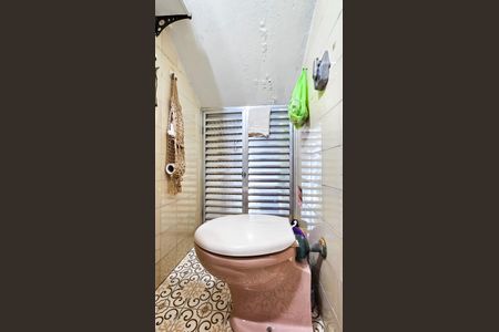 Casa à venda com 150m², 4 quartos e 2 vagas Casa à venda com 150m², 4 quartos e 2 vagasBanheiro 1