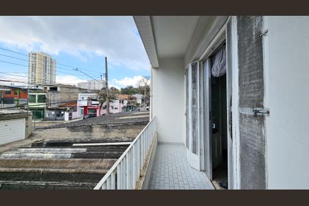 Casa à venda com 150m², 4 quartos e 2 vagas Casa à venda com 150m², 4 quartos e 2 vagasVaranda