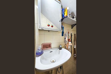 Casa à venda com 150m², 4 quartos e 2 vagas Casa à venda com 150m², 4 quartos e 2 vagasBanheiro 1