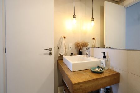 Apartamento à venda com 65m², 2 quartos e 1 vagaBanheiro Social